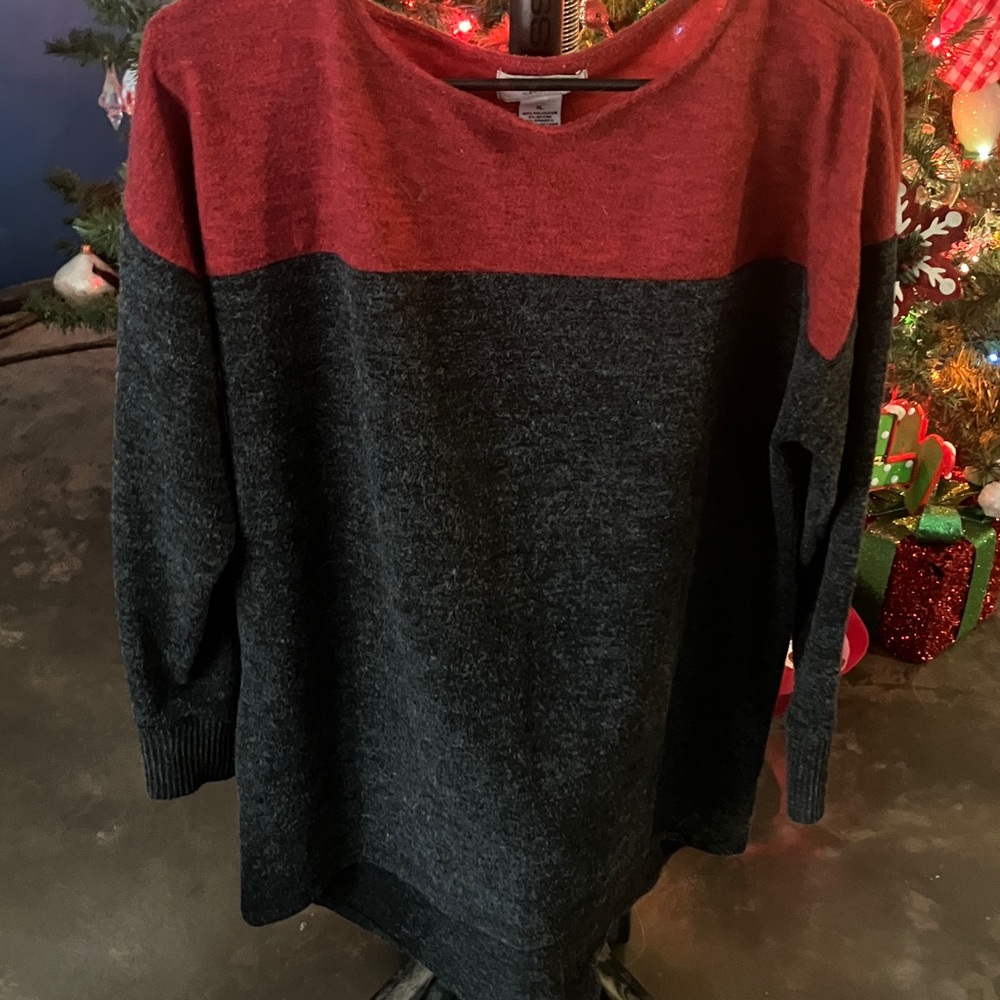 Liz Claiborne Women's Sweater - Burgundy and Charcoal